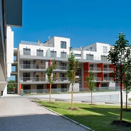 Private Luxury With Terrace And Garden Praga