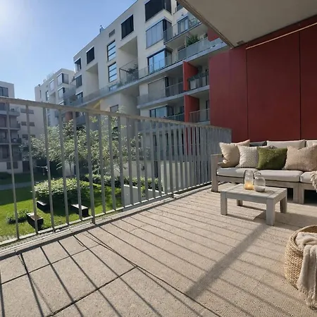 Private Luxury With Terrace And Garden Praga